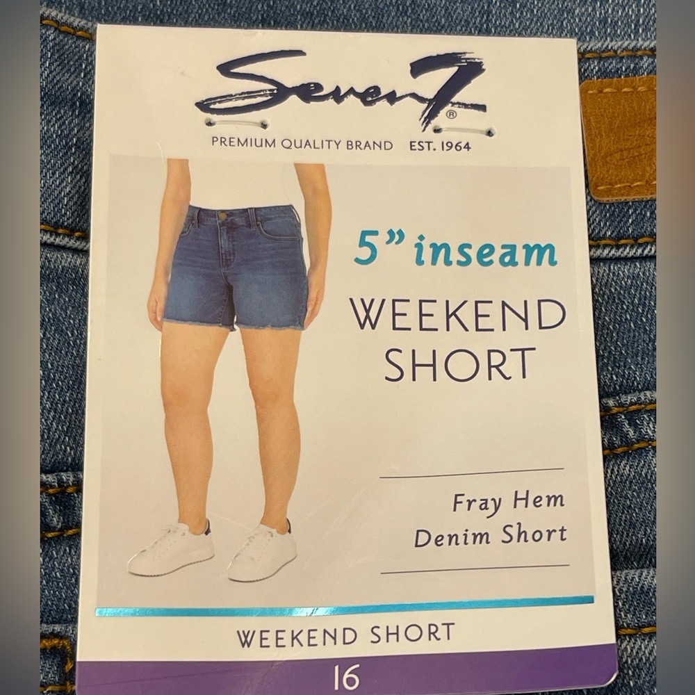 NWT Seven 7 Size 16 Weekend Shorts! Lots of stretch in these amazing shorts!